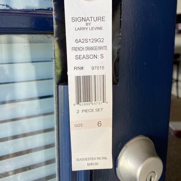 Signature Pants Suit by Larry Levine - Picture 2 of 4